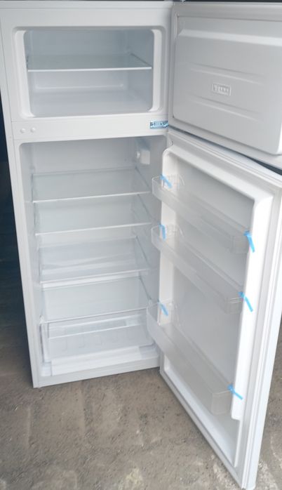 Новий холодильник місяць назад купували