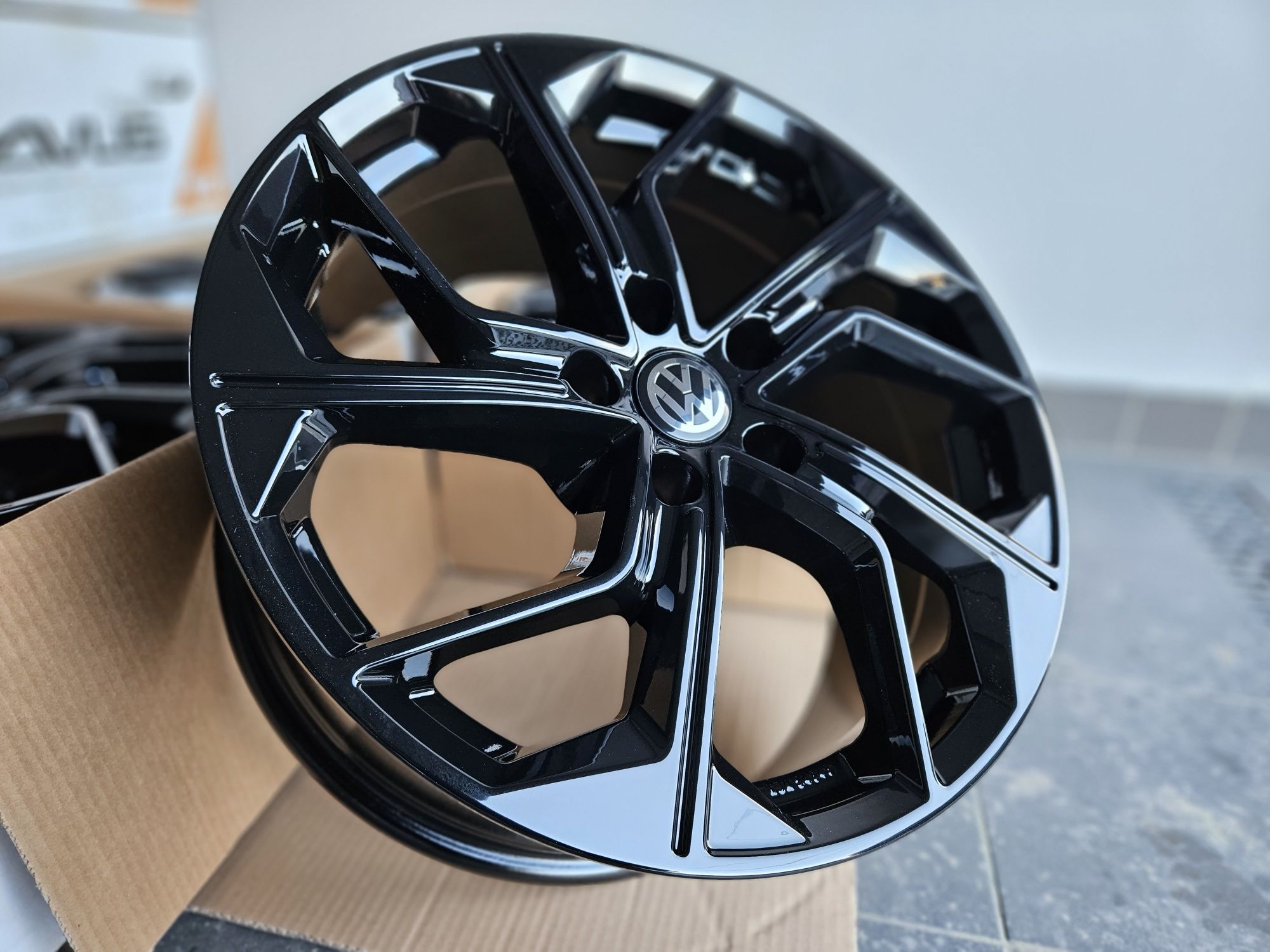 VW 18 " Nowe 5x112 Passat B7 B8 Alltrack Arteon Scirocco Felgi Czarne