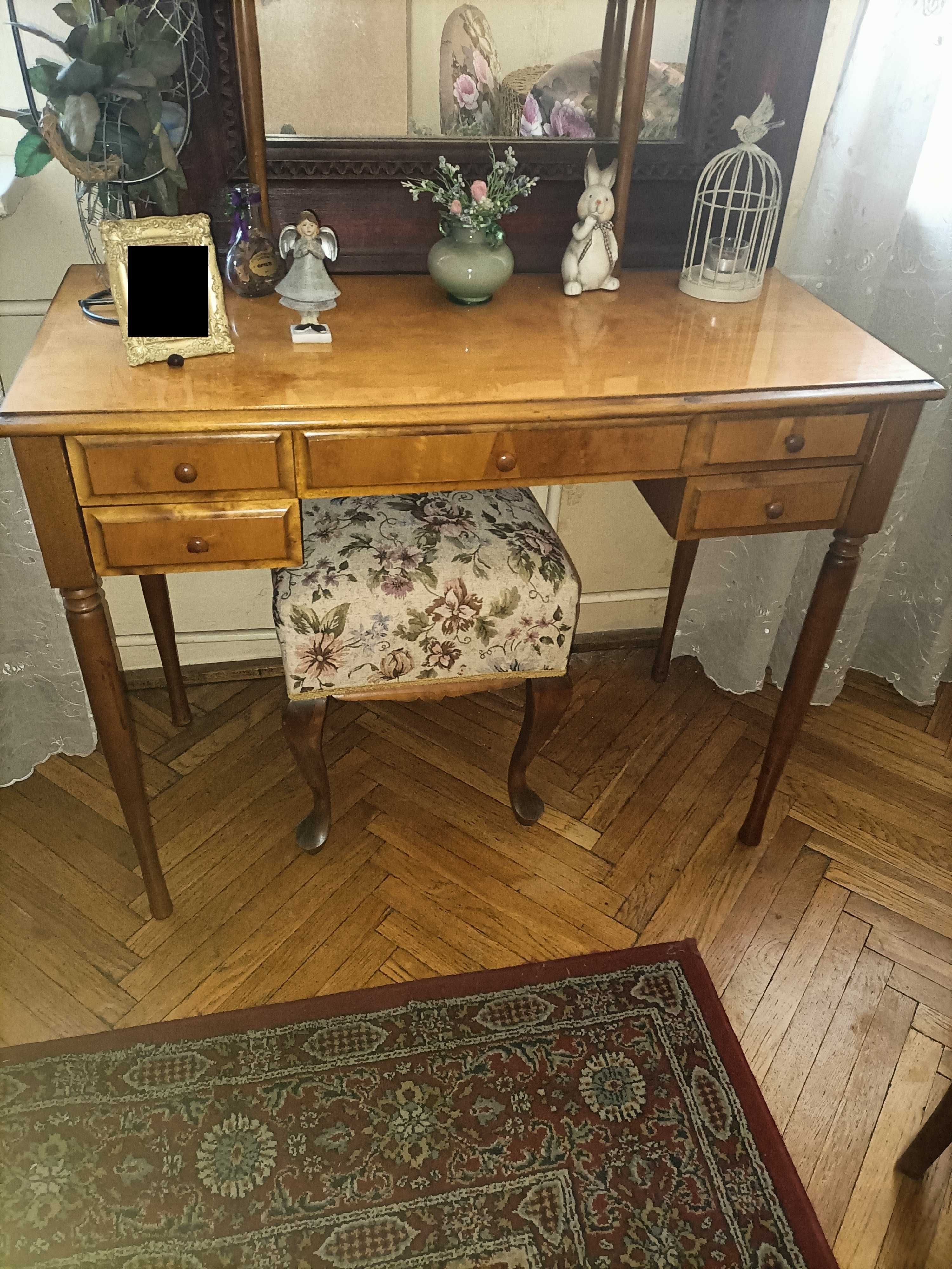 komplet mebli w bardzo dobrym stanie