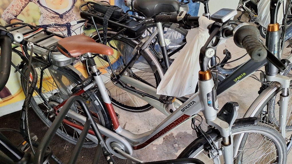 Pakiet rowerow elektrycznych po 1500 zł, sprawne ,ładowarki,carbon
