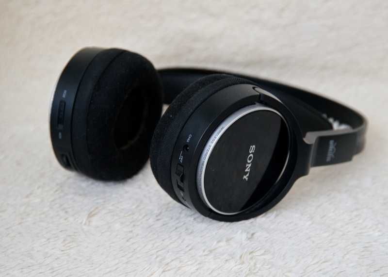 Słuchawki bezprzewodowe nauszne Sony MDR-RF811-RK