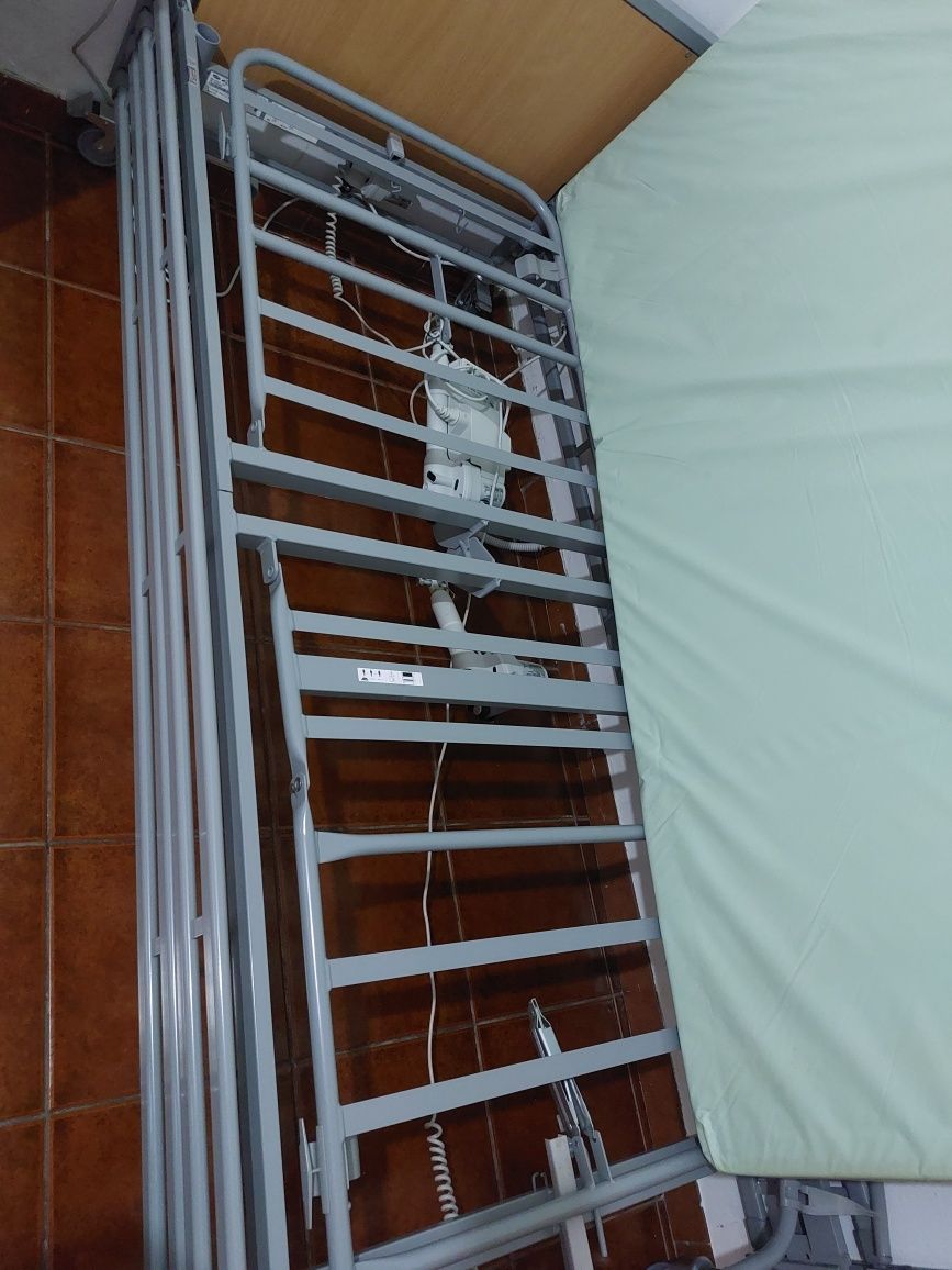 Cama articulada eletrica bom estado