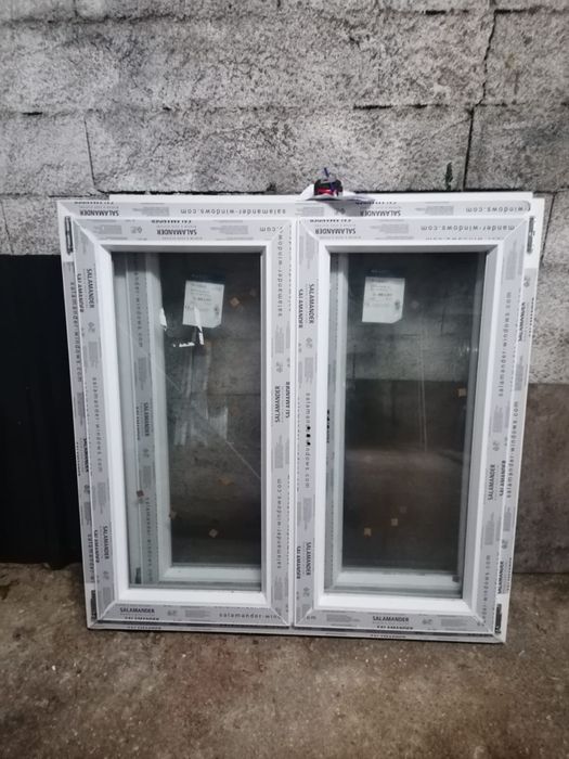 Janelas PVC dois tamanhos diferentes