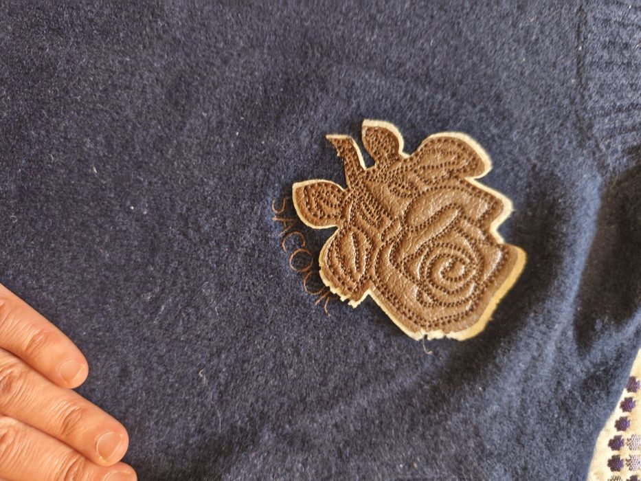 Camisola azul quentinha da Sacoor. Usada,em bom estado.