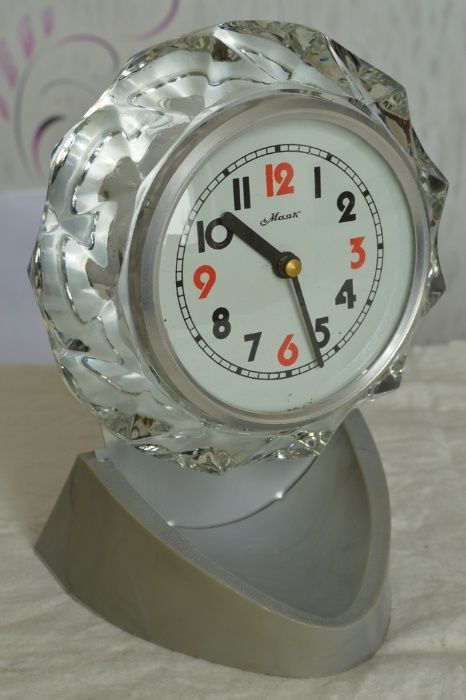 Часы механические Маяк произв-ва СССР 1970-х годов времён Л.Брежнева