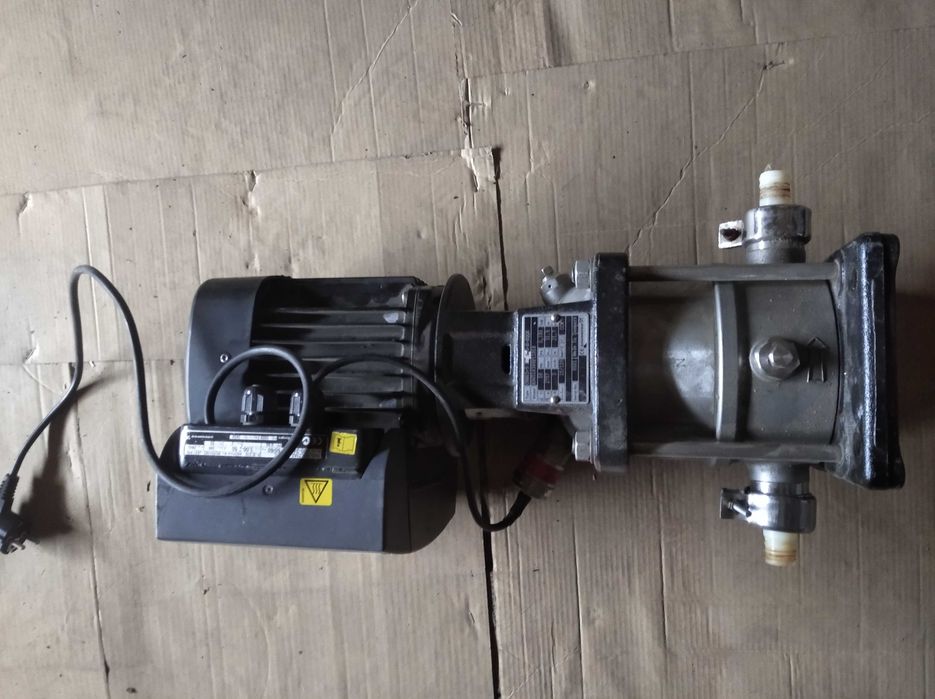 Pompa Grundfos CRNE3-5 50Hz, H31,9m, 3m3/h, 25 Bar
