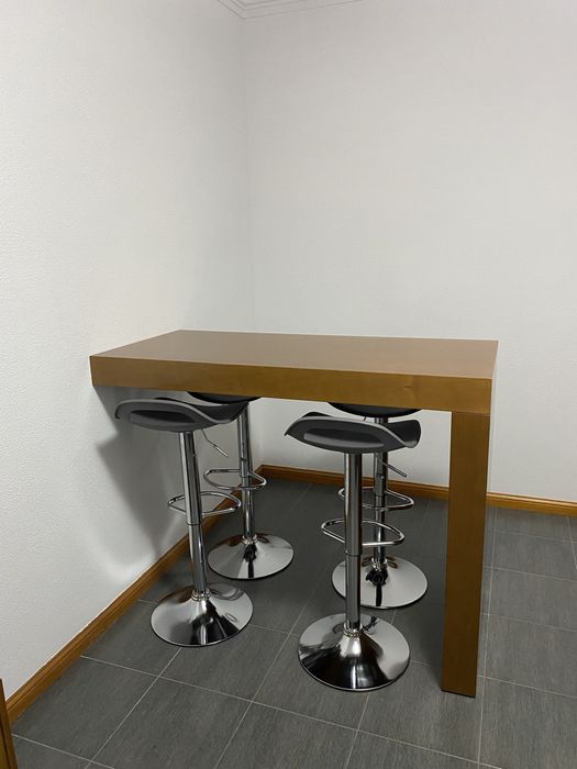 Mesa de madeira de parede