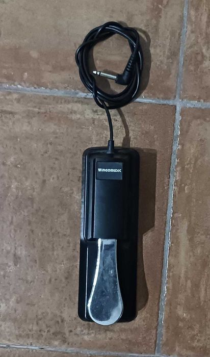 Piano/Teclado Yamaha PSR-E233