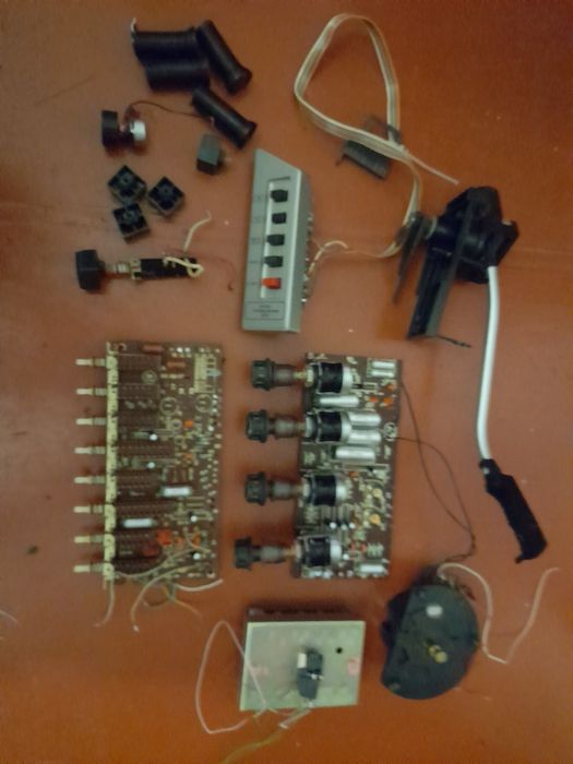 Проигрыватель   запчасти  не  дорого