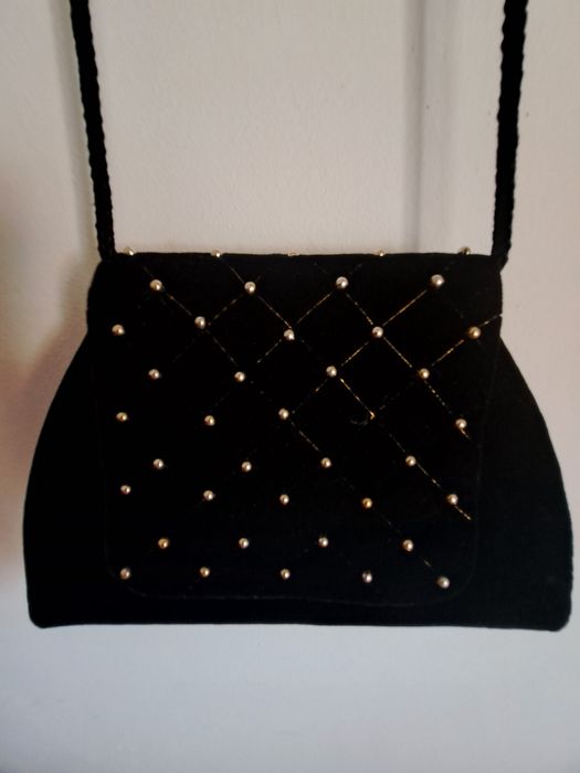 Malinha de cerimónia em veludo preto