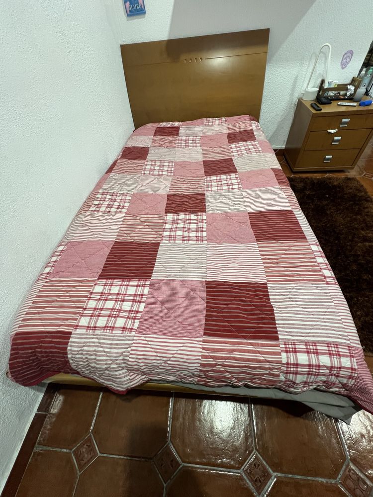 Cama de Solteiro com colchão
