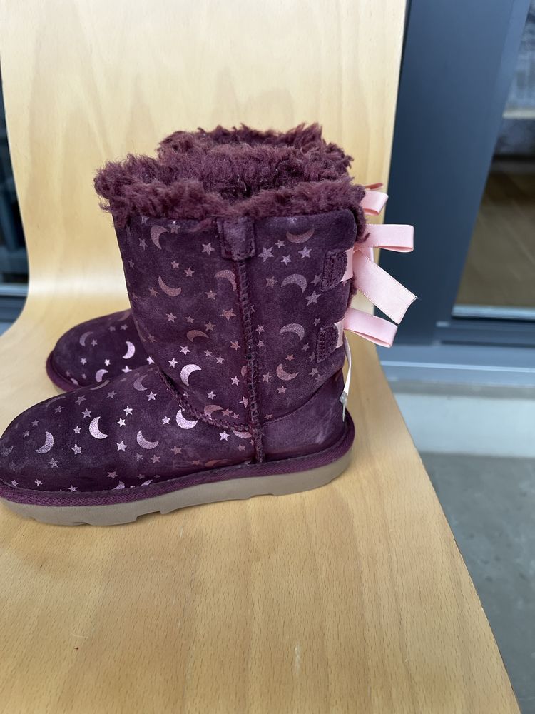 Зимові сапоги UGG на дівчинку