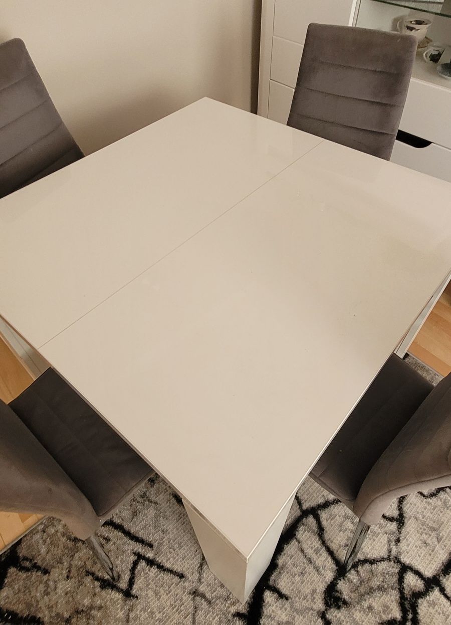 Biały stół + 4 krzesła