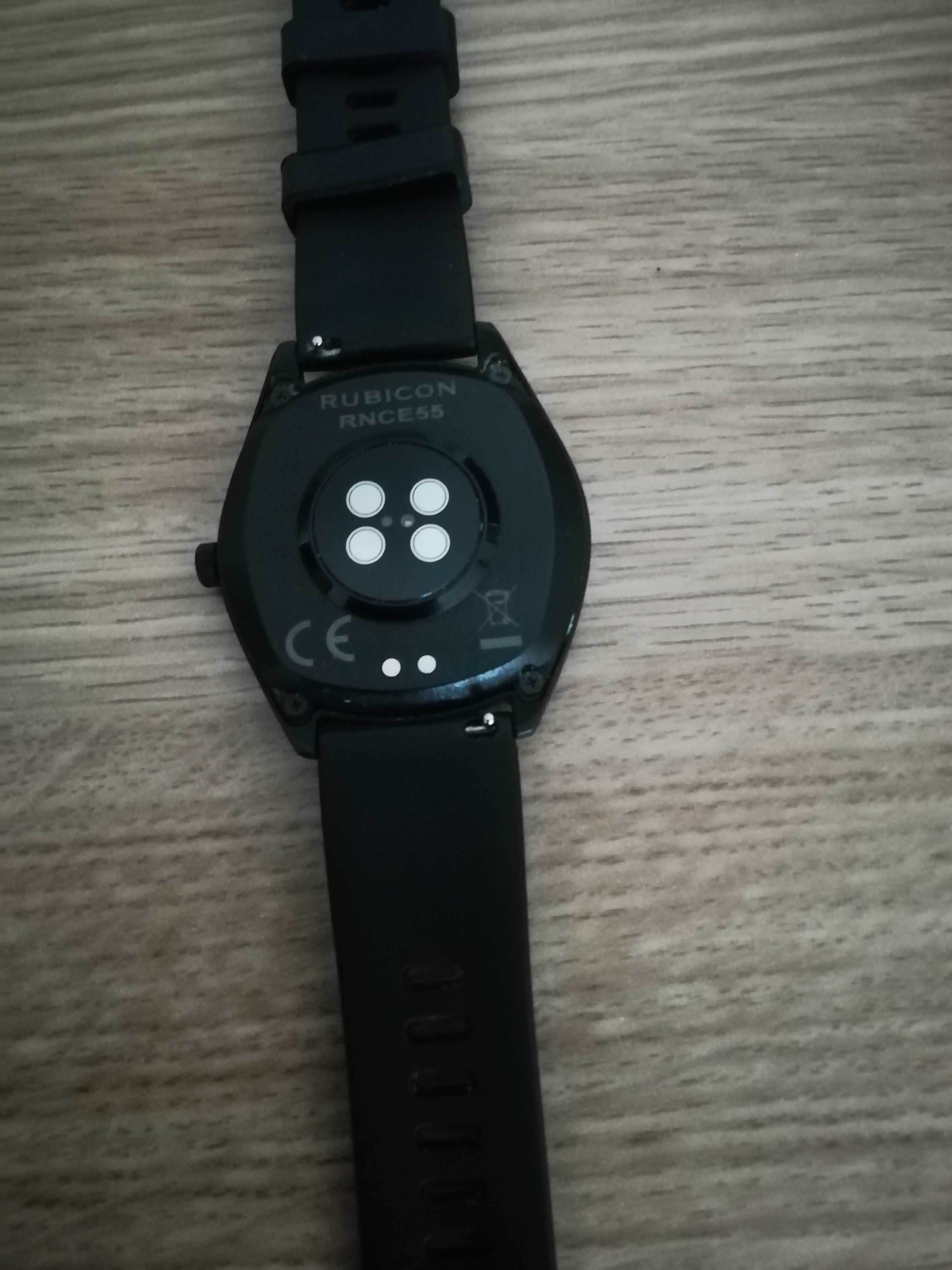 Rubicon smartwatch - RNCE55 ubrany 2 razy.