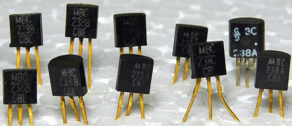 Tranzystor BC238 ZESTAW [082]A - cena 15 sztuk