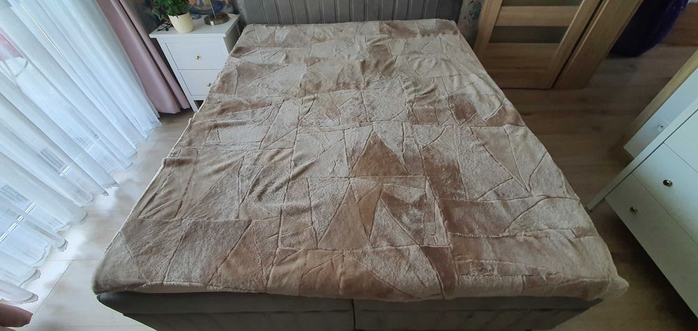 Narzuta Dywan Kapa Koc skóra naturalna jagnięca.