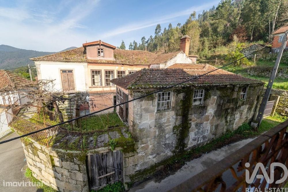 Casa / Villa em Santa Cruz da Trapa e São Cristóvão de Lafões de 210,0