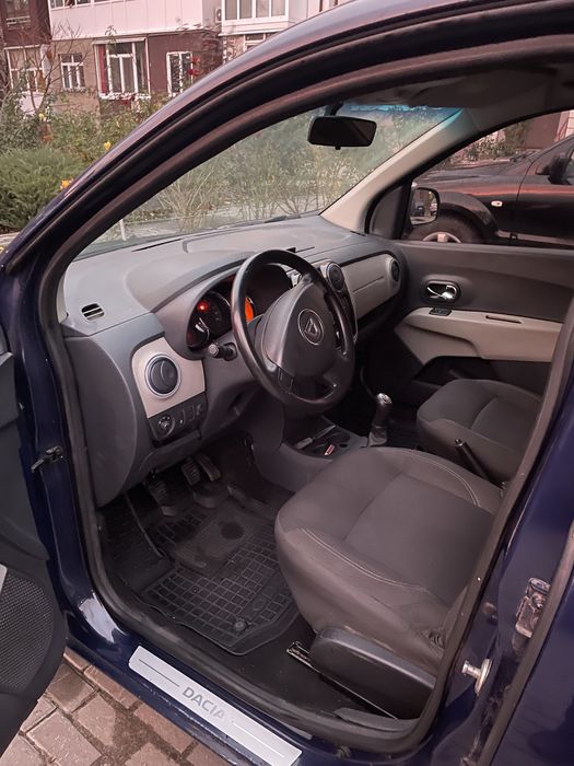Dacia Lodgy 1.6 MPI MT (83 к.с.)