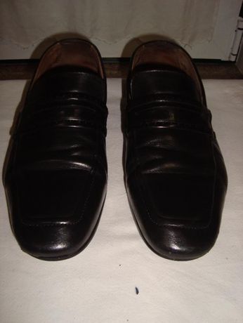 Sapatos Homem ZARA em Pele Preto Clássicos n 43