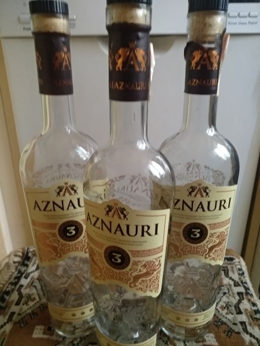 Бутылка из под коньяка Aznauri