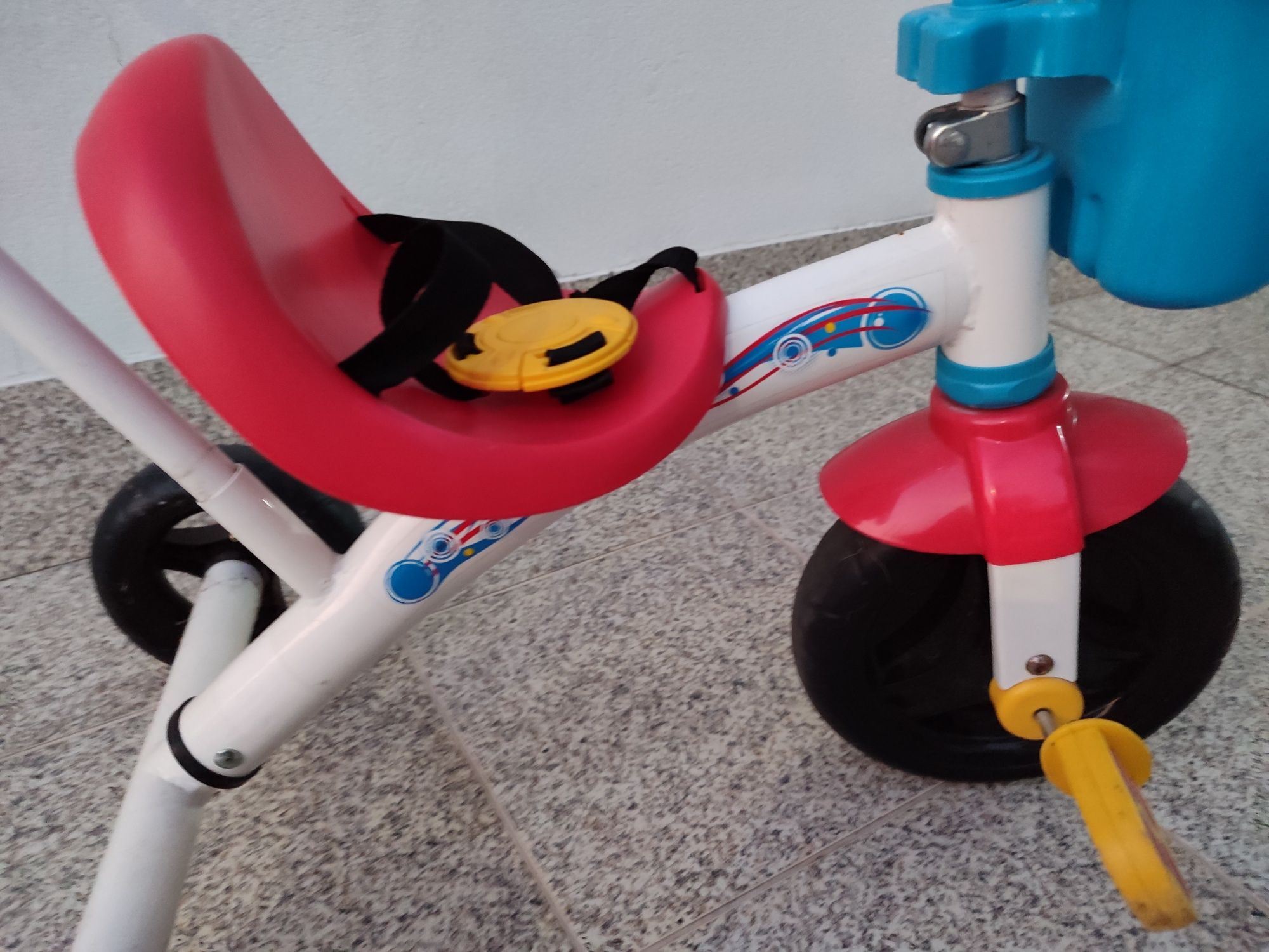 Triciclo Chicco em bom estado
