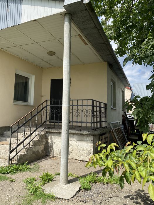 Ділянка 14 соток у Зубрі з будинком під реконструкцію