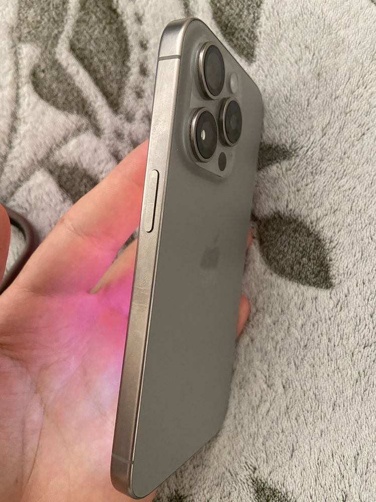 Продам iphone 15pro 128