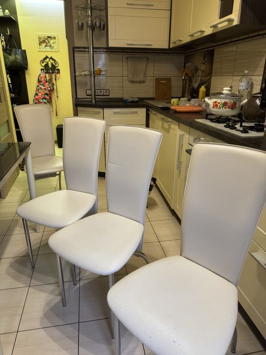Стулья кухонные обеденные 4 шт