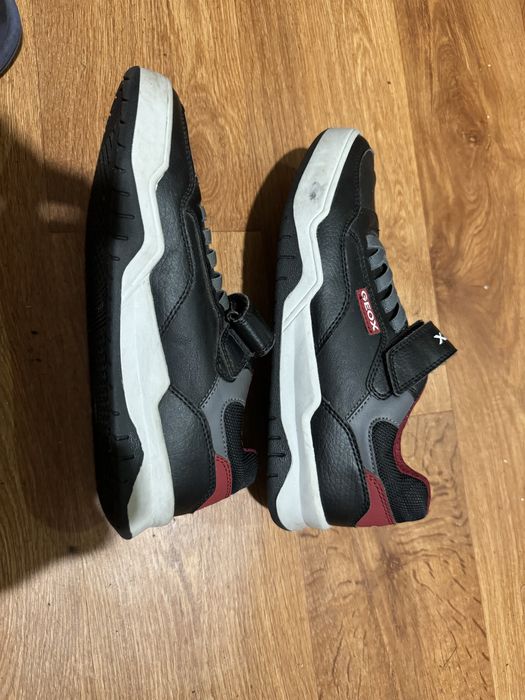 Кроссовки для мальчика Geox 37-38 размер