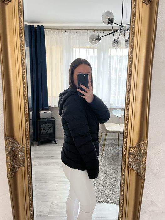 czarna kurtka z kożuszkiem w środku