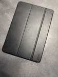 Czarne etui na tablet iPad 8 gen Crong