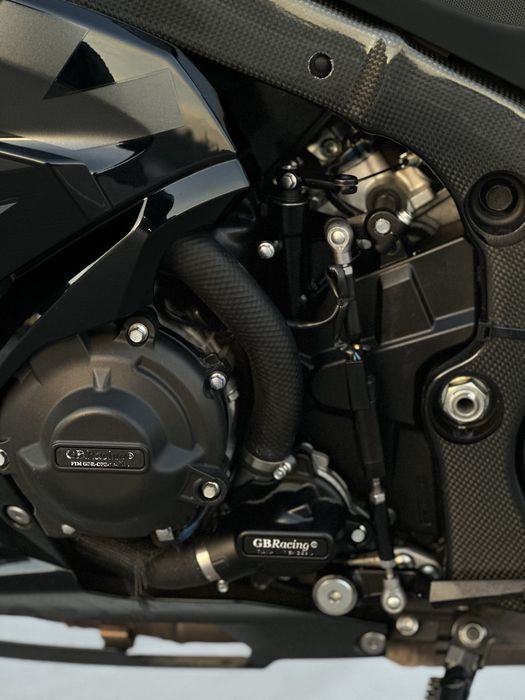 SUZUKI GSXR1000RA ABS - Full Extras!