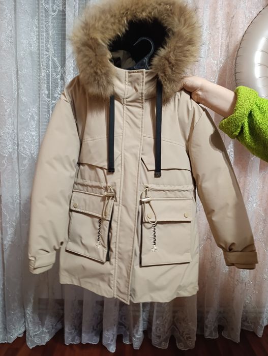 Продам зимову куртку парку для дівчинки