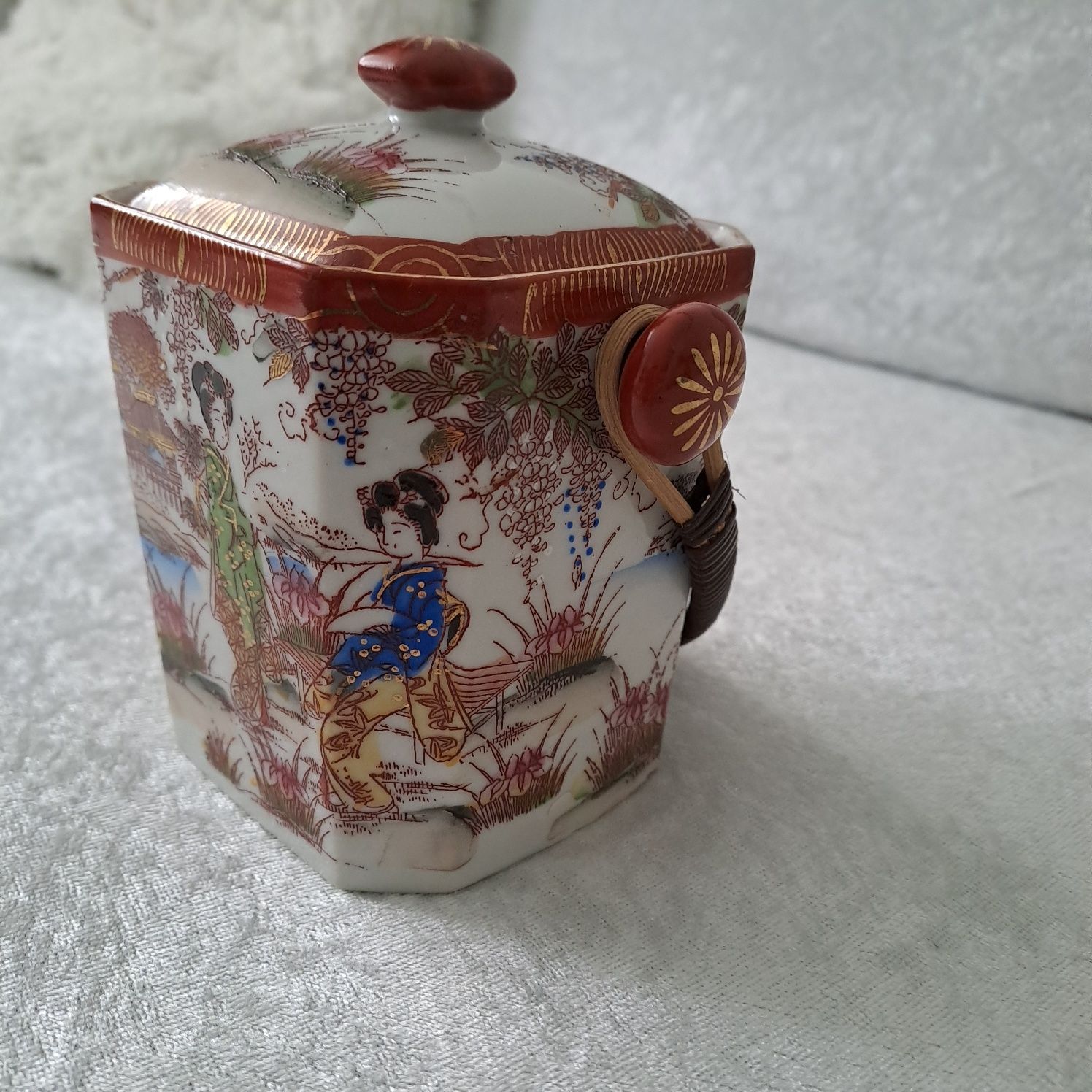 Japońska porcelana sygnatura Nippon Tokusei. Herbatnica.