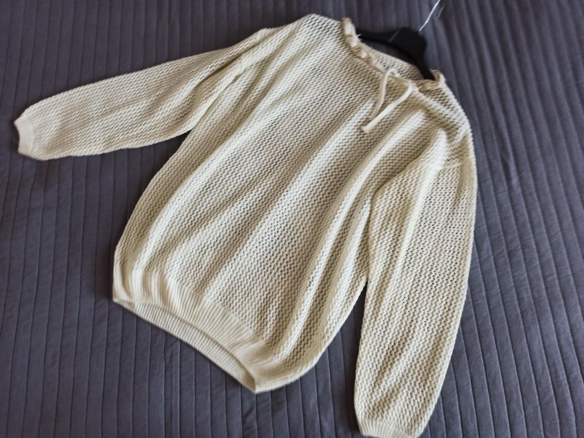 Sweterek z połyskującą nitką r M/L, stan jak nowy