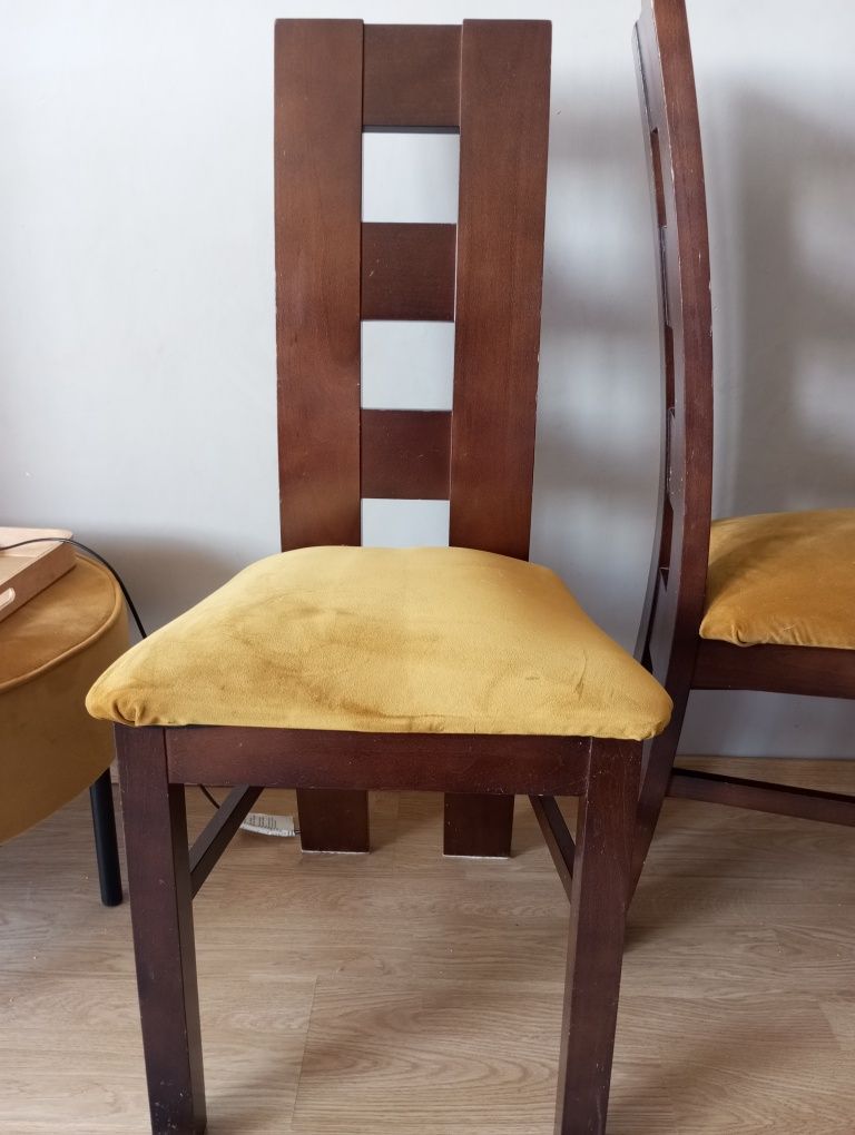 Krzesła gięte drewniane tapicerowane