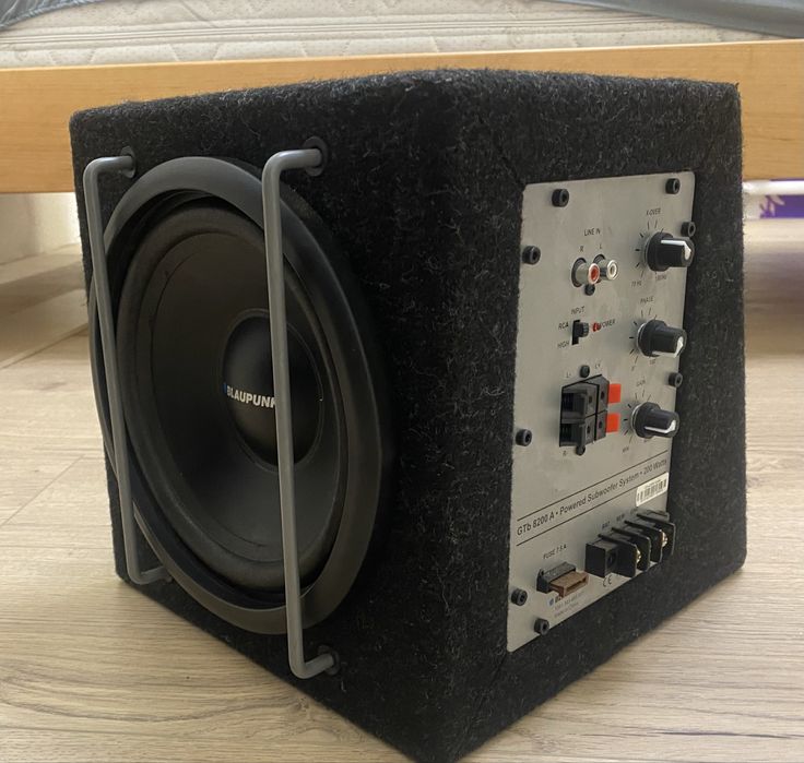 Активний сабвуфер  gtb8200a