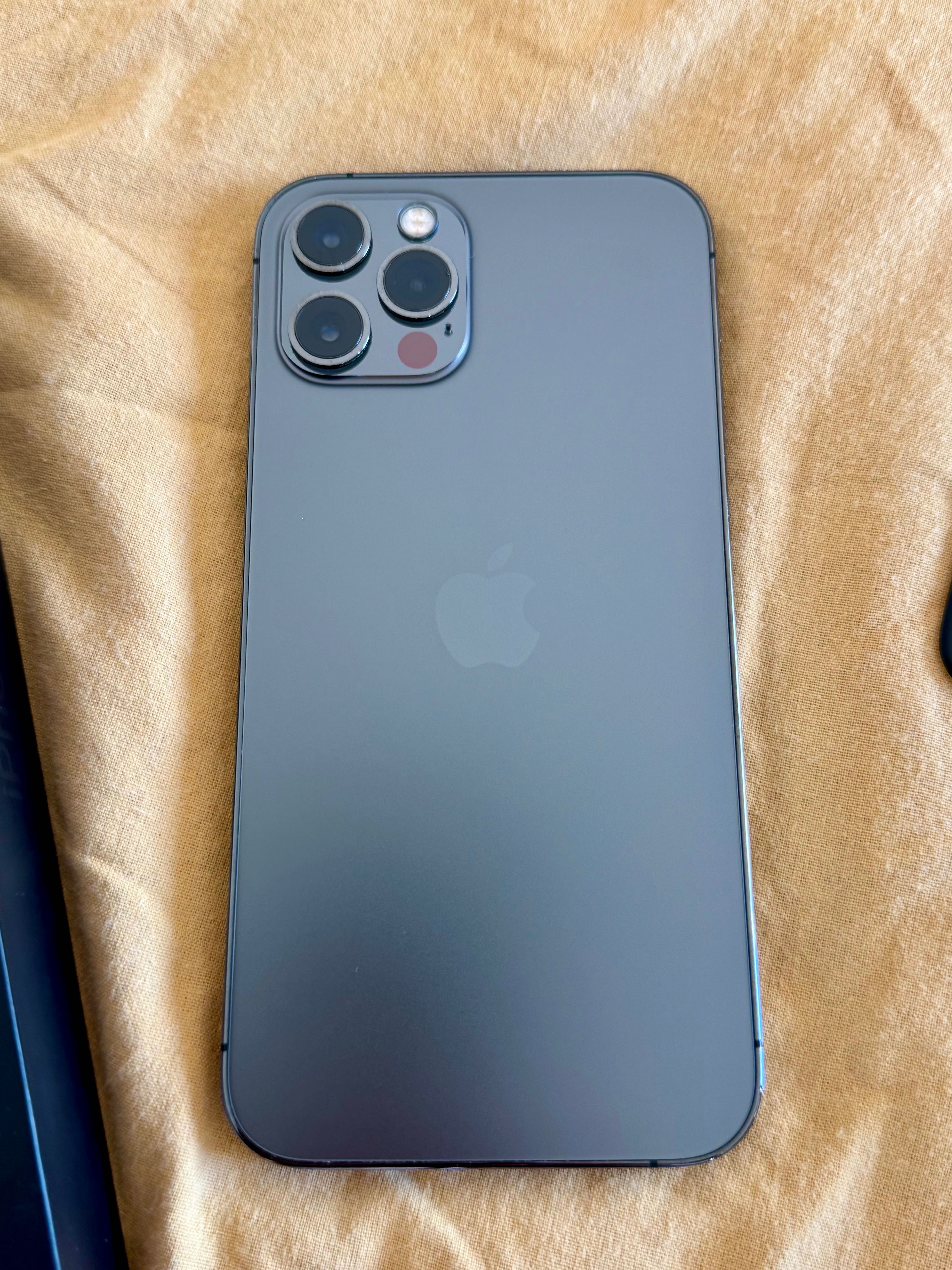iPhone 12 Pro (como novo)