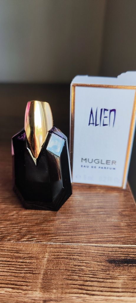 Zestaw perfum 23 ml Mugler, Giorgio Armani, Salvatore Ferragamo, Burbe