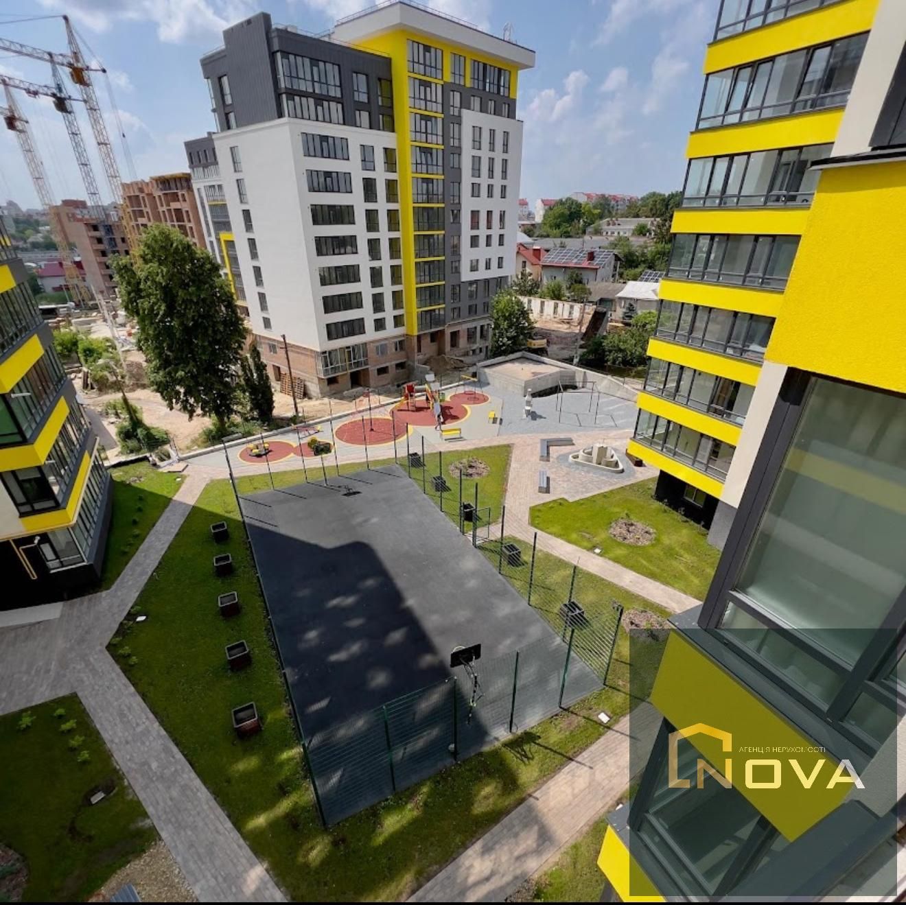 Продаж 2-кім.квартири 51.2 м² біля Центру