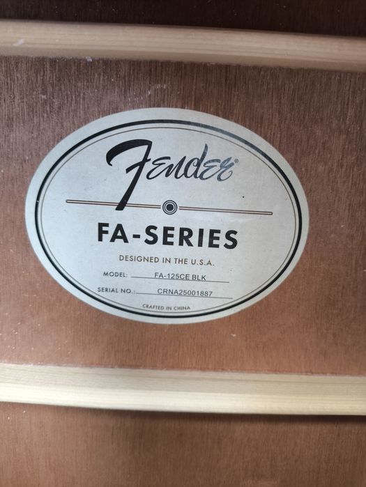 Violão Fender 125CE