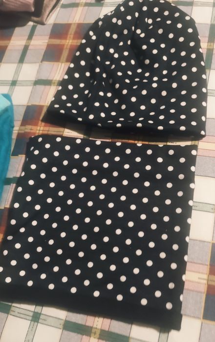 Теплые новые шапки все по 199