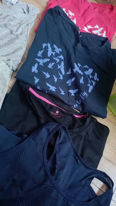 106. Zestaw ubrań damskich