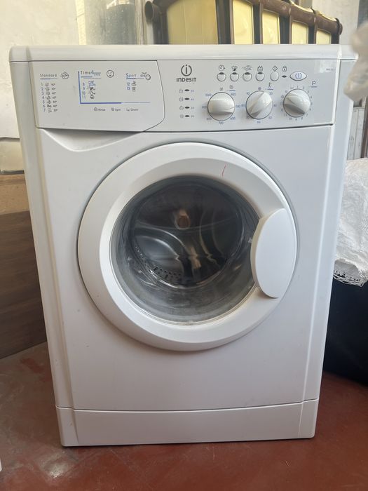 Стиральная машина Indesit WIL105