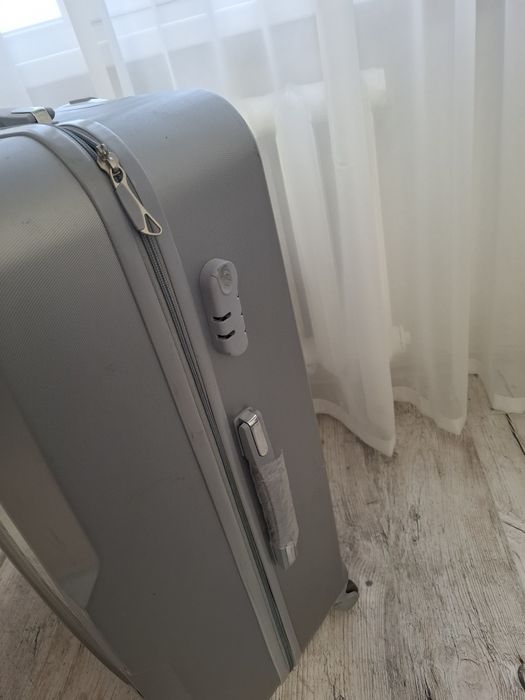 Велика валіза фирма SUKESI