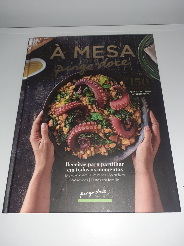 Livro "À mesa com o pingo doce "
