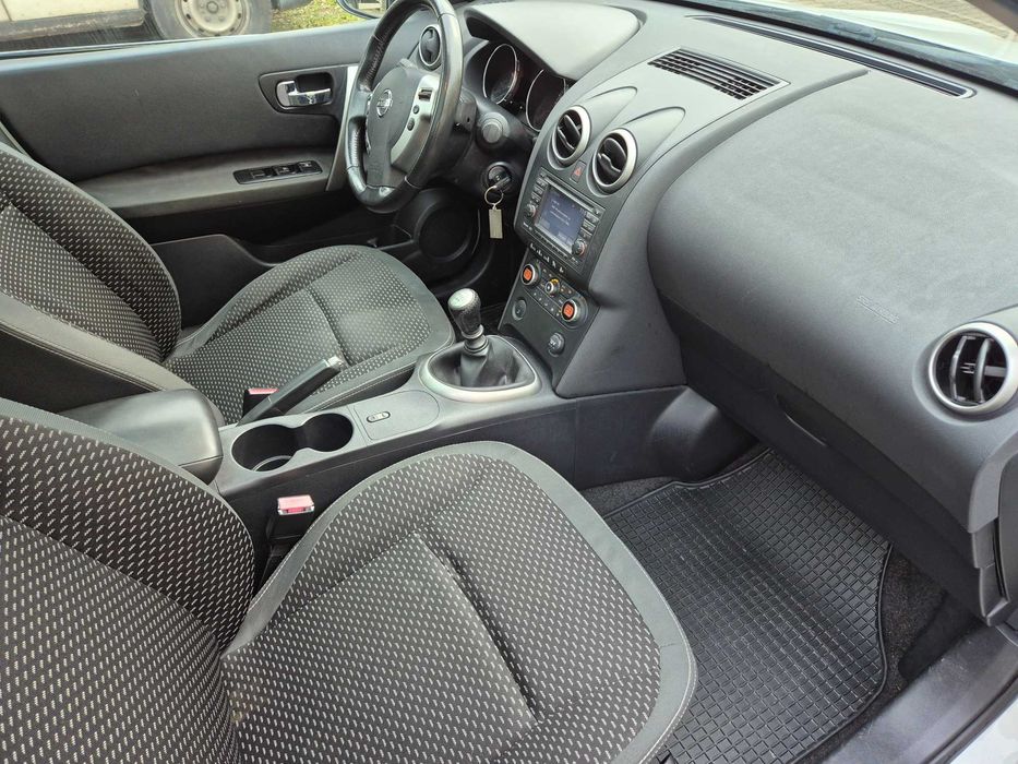 2.0 16 V benzyna,bogate wyposazenie ,nawigacja,kamerka,panorama