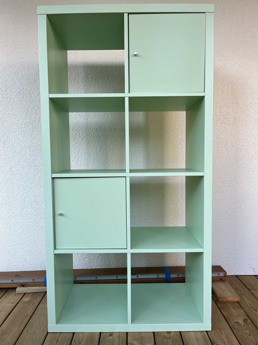 Regał miętowy z szafkami – 8 półek, stan bardzo dobry IKEA