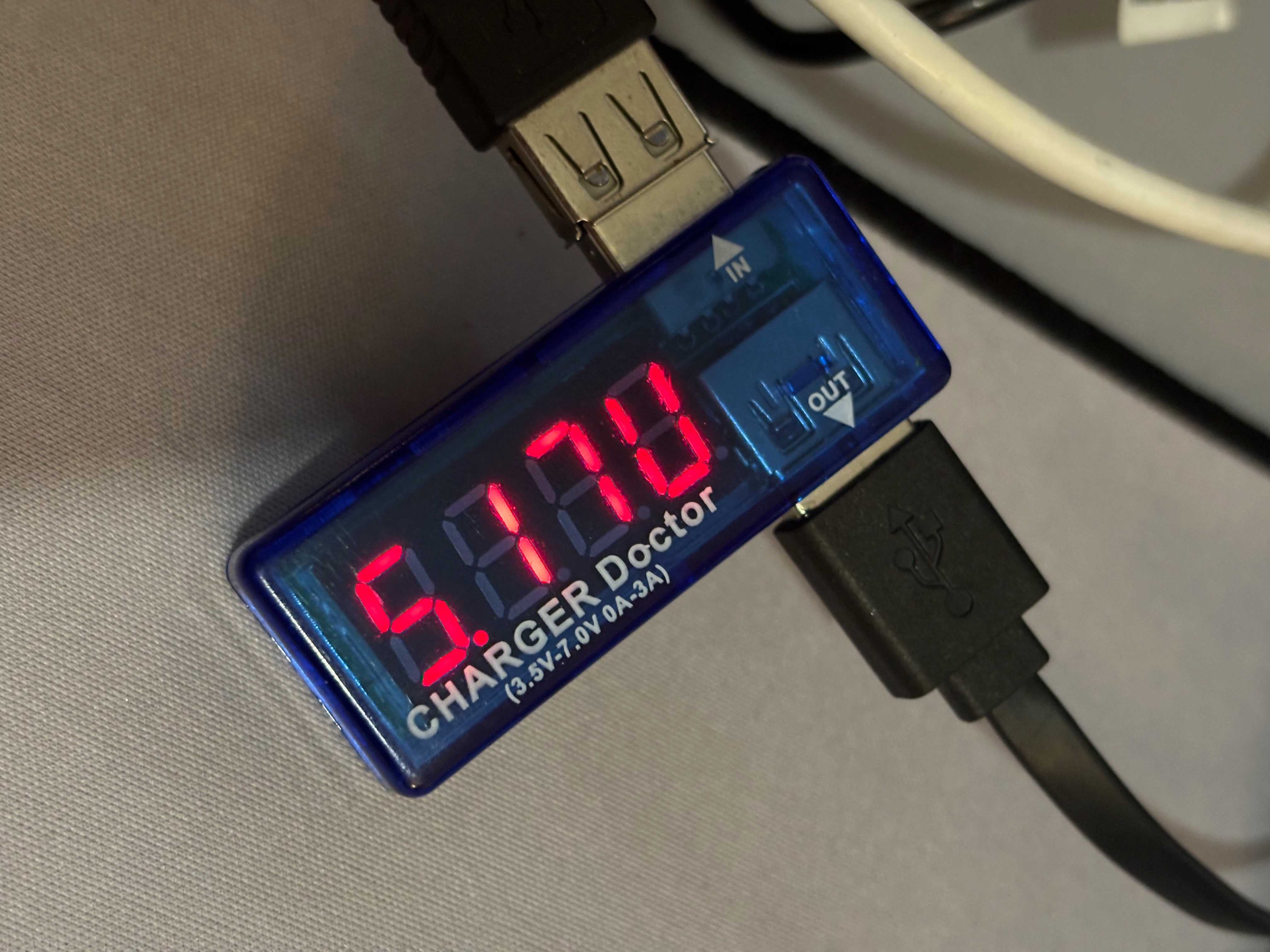 USB Charger Doctor  miernik napiecia V i natężenia A