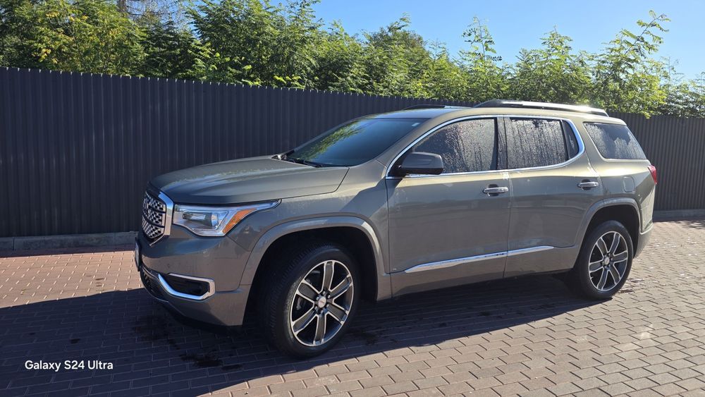 GMC Acadia Denali